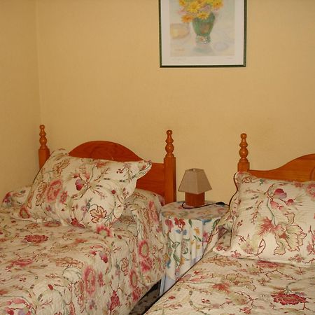 Hostal Puerta Bonita Vista Alegre Мадрид Экстерьер фото